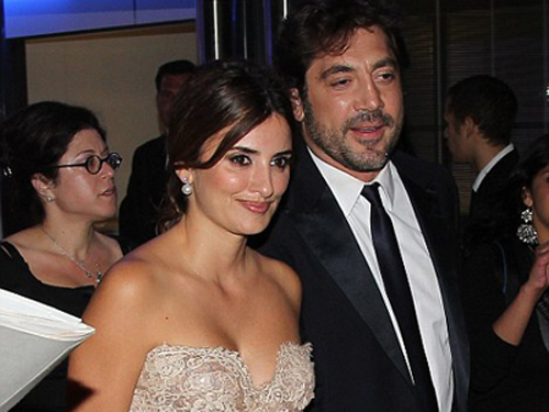 Penelope Cruz sinh hạ quý tử